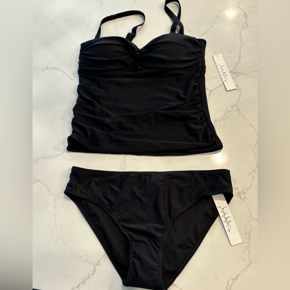 NWT Nicole Miller black ruched 2 piece tankini swimsuit. Size Medium